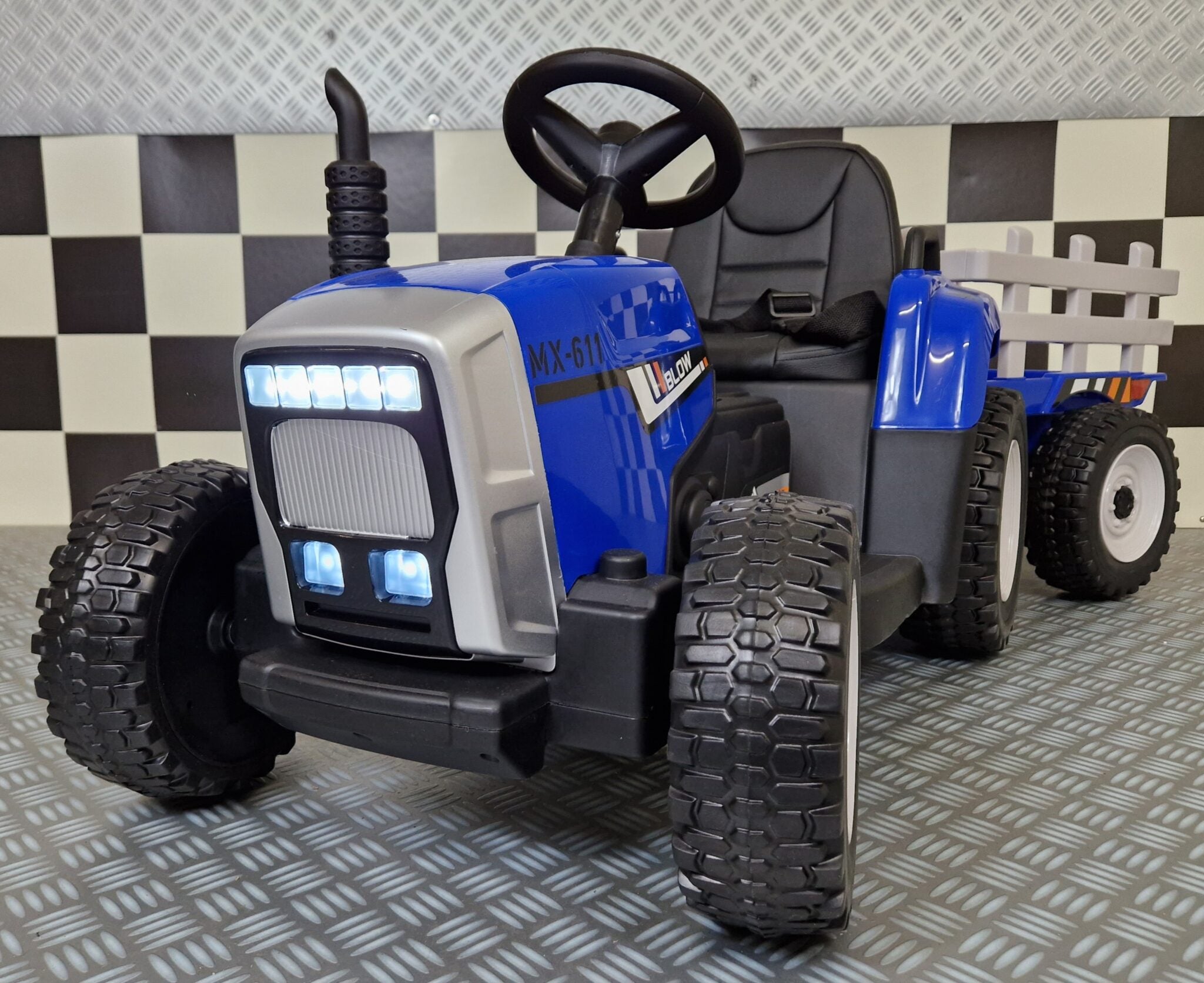 Elektrische speelgoed tractor 12 volt met aanhanger en RC blauw