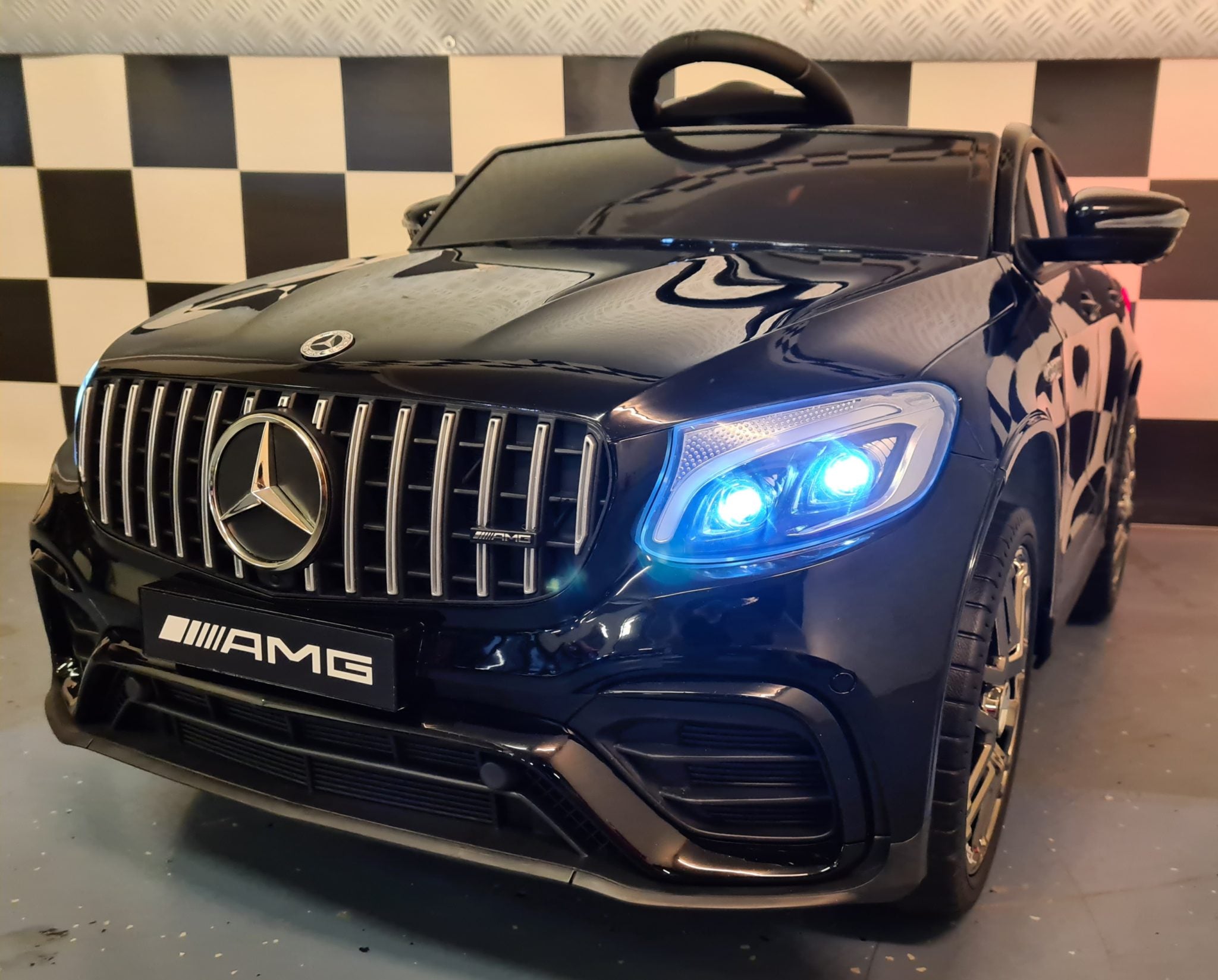 Kinderauto Mercedes GLC 12V metallic zwart 1 persoons
