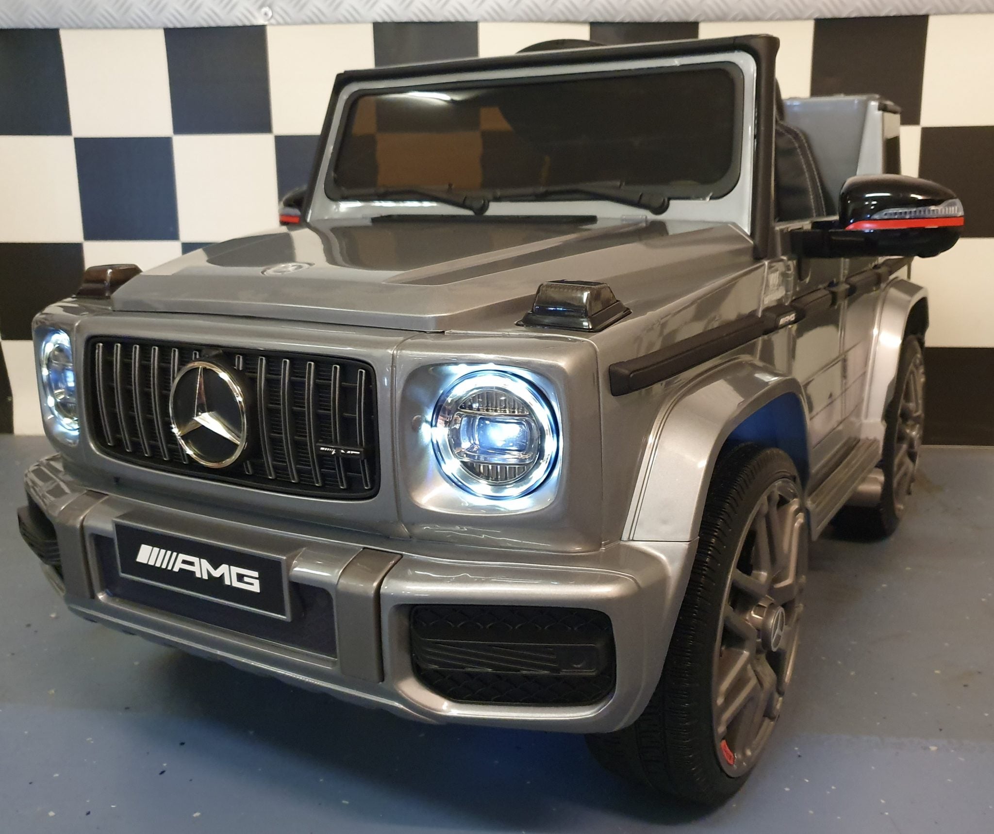 Speelgoed auto Mercedes G63 12Volt metallic grijs 1 persoons