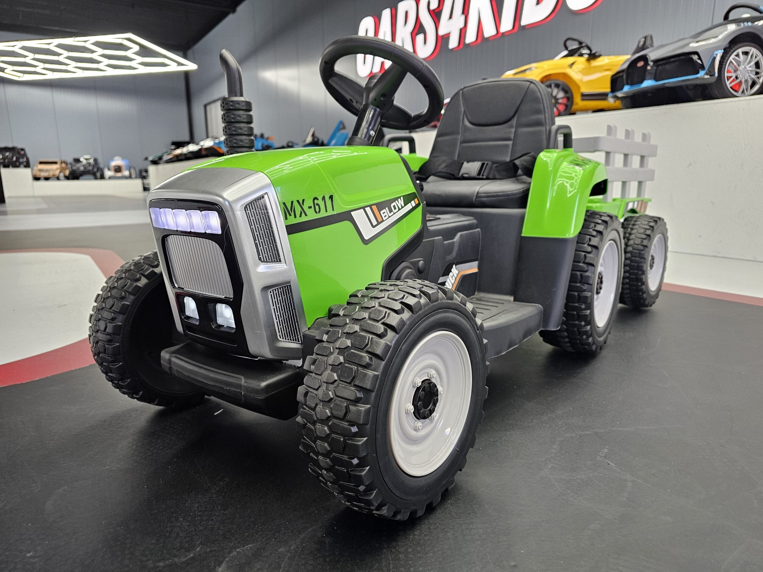Kinder accu tractor 12 volt met aanhanger en RC groen