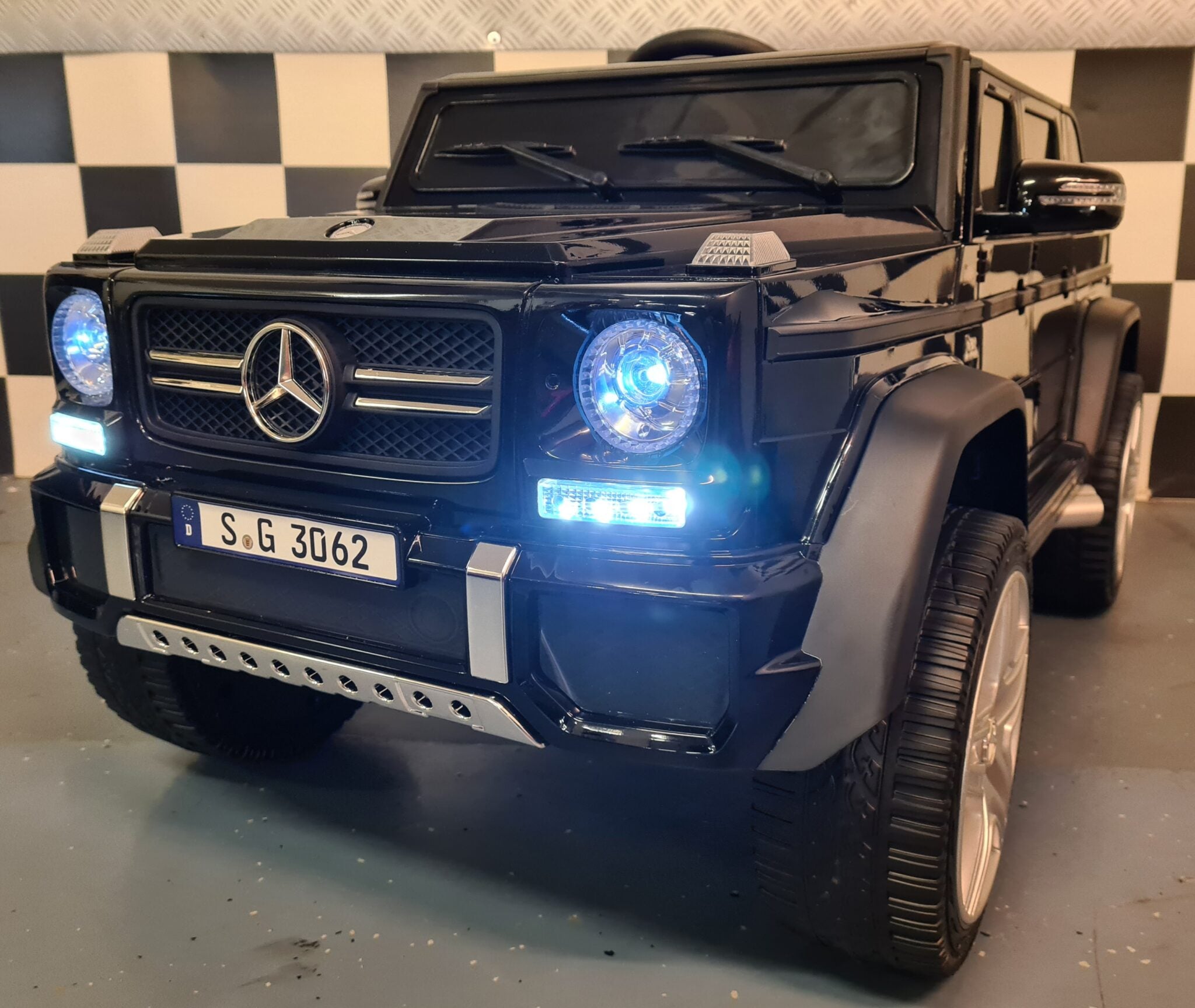 Mercedes Maybach kinderauto G650 12Volt 1 persoons zwart