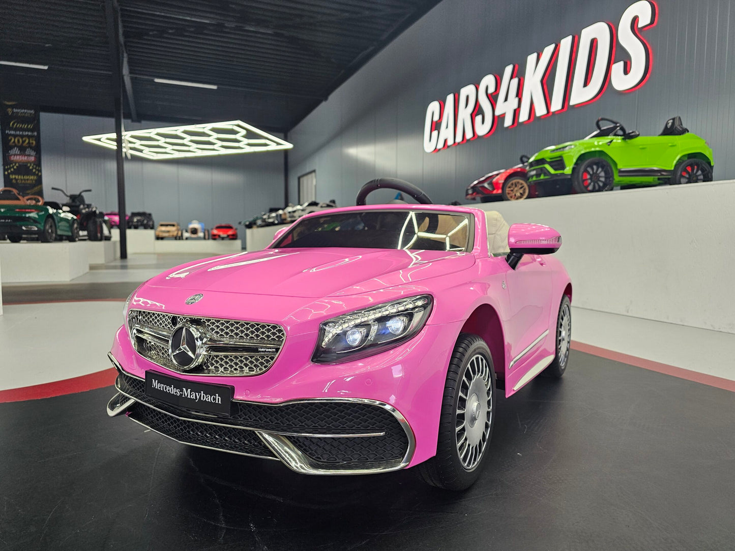 Elektrische kinderauto Mercedes Maybach S650 roze 12 volt met soft start