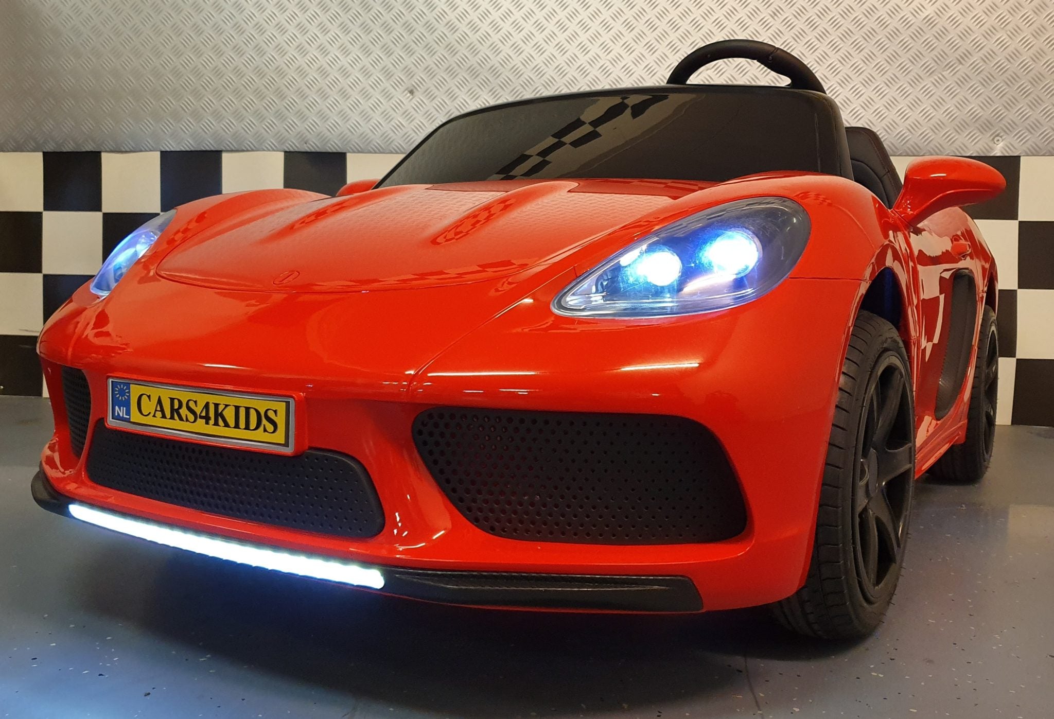 Kinderauto 24 volt voor 2 kinderen vanaf 6 jaar rood