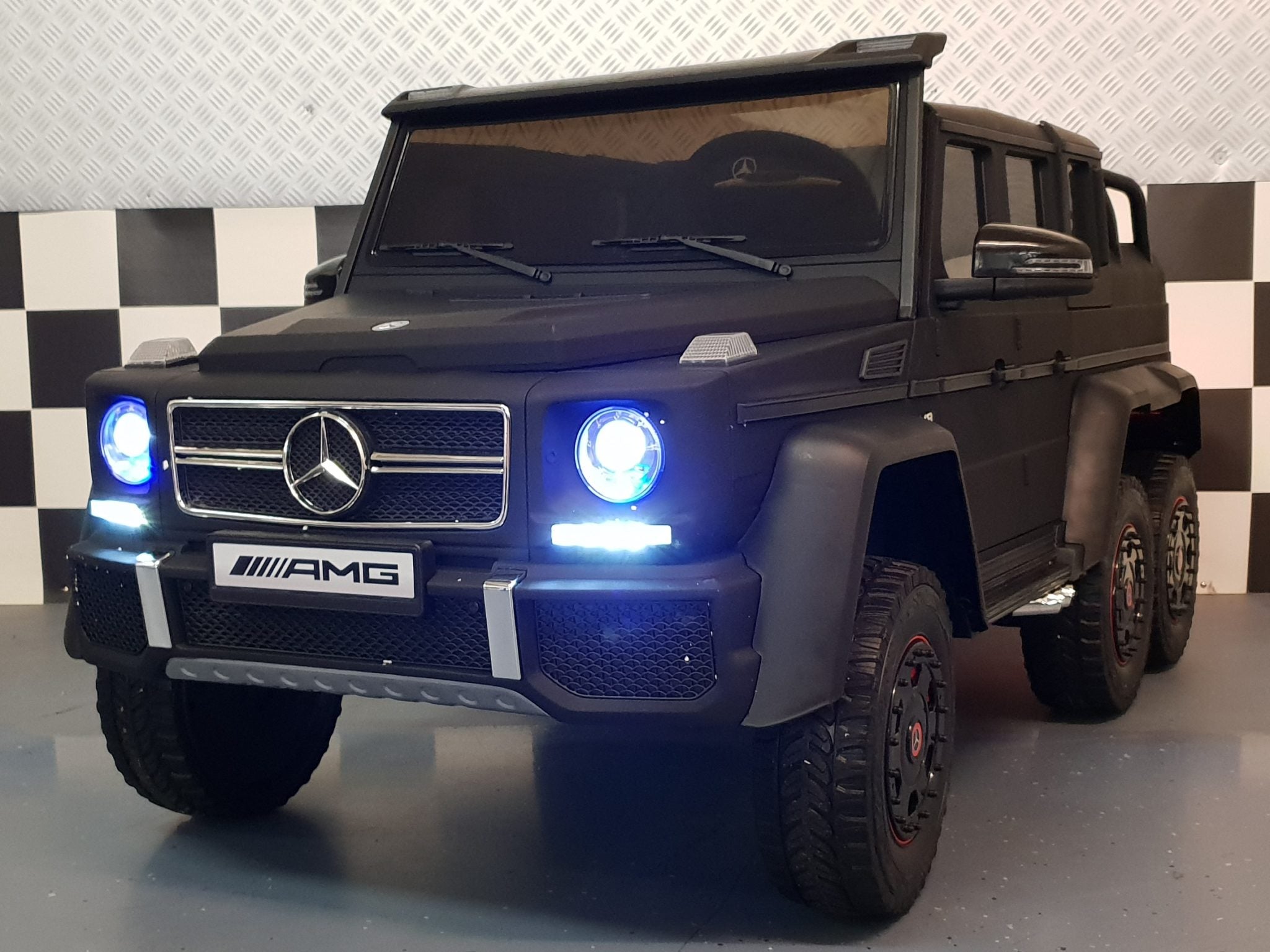 Mercedes G63 kinderauto 2 persoons 6x6 AMG 12V mat zwart