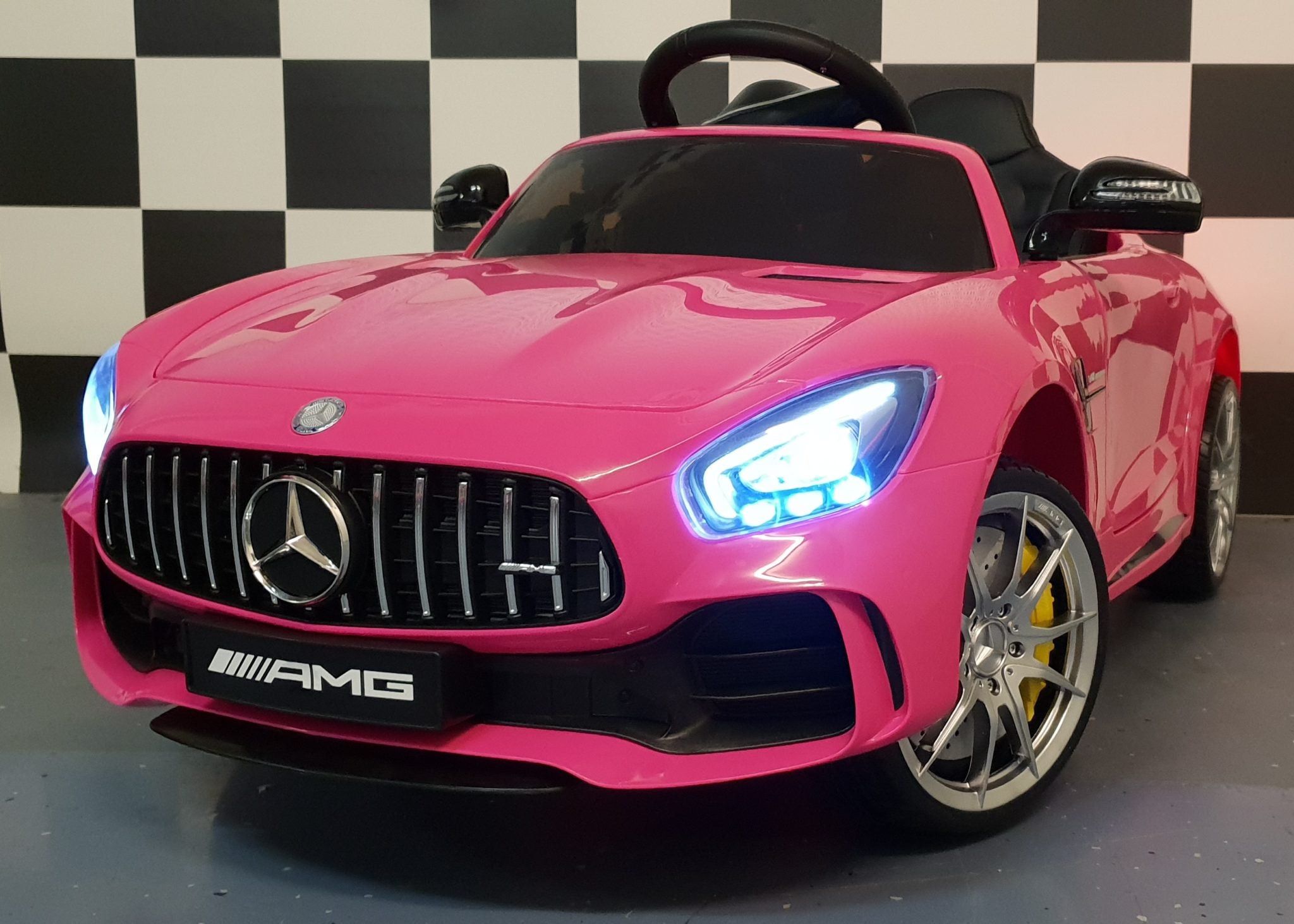 Speelgoed accu auto Mercedes GTR elektrische kinderauto roze