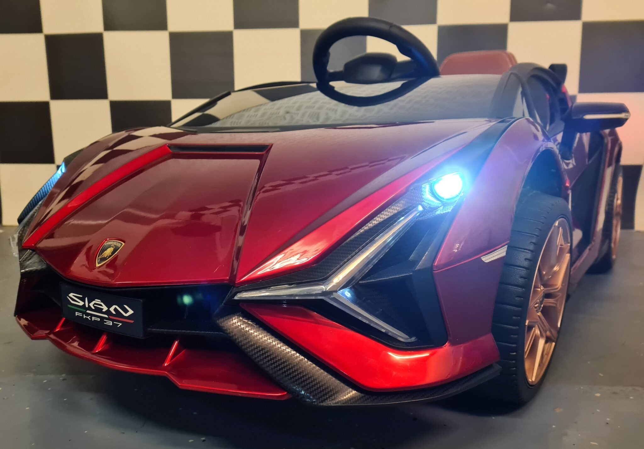 Accu kinderauto Lamborghini Sian 12 volt met RC metallic rood