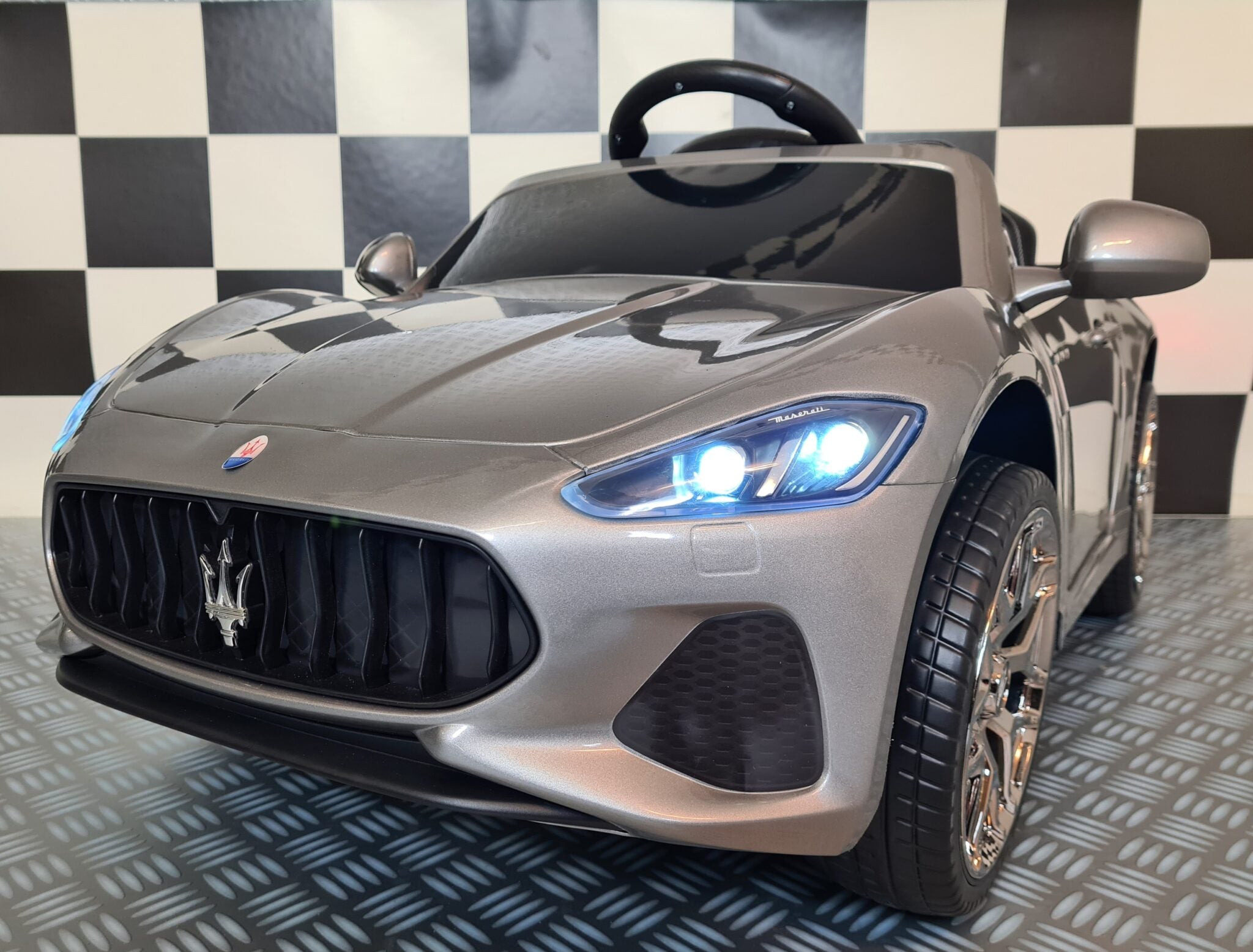 Accu kinderauto Maserati GC Sport Metallic grijs 12 volt