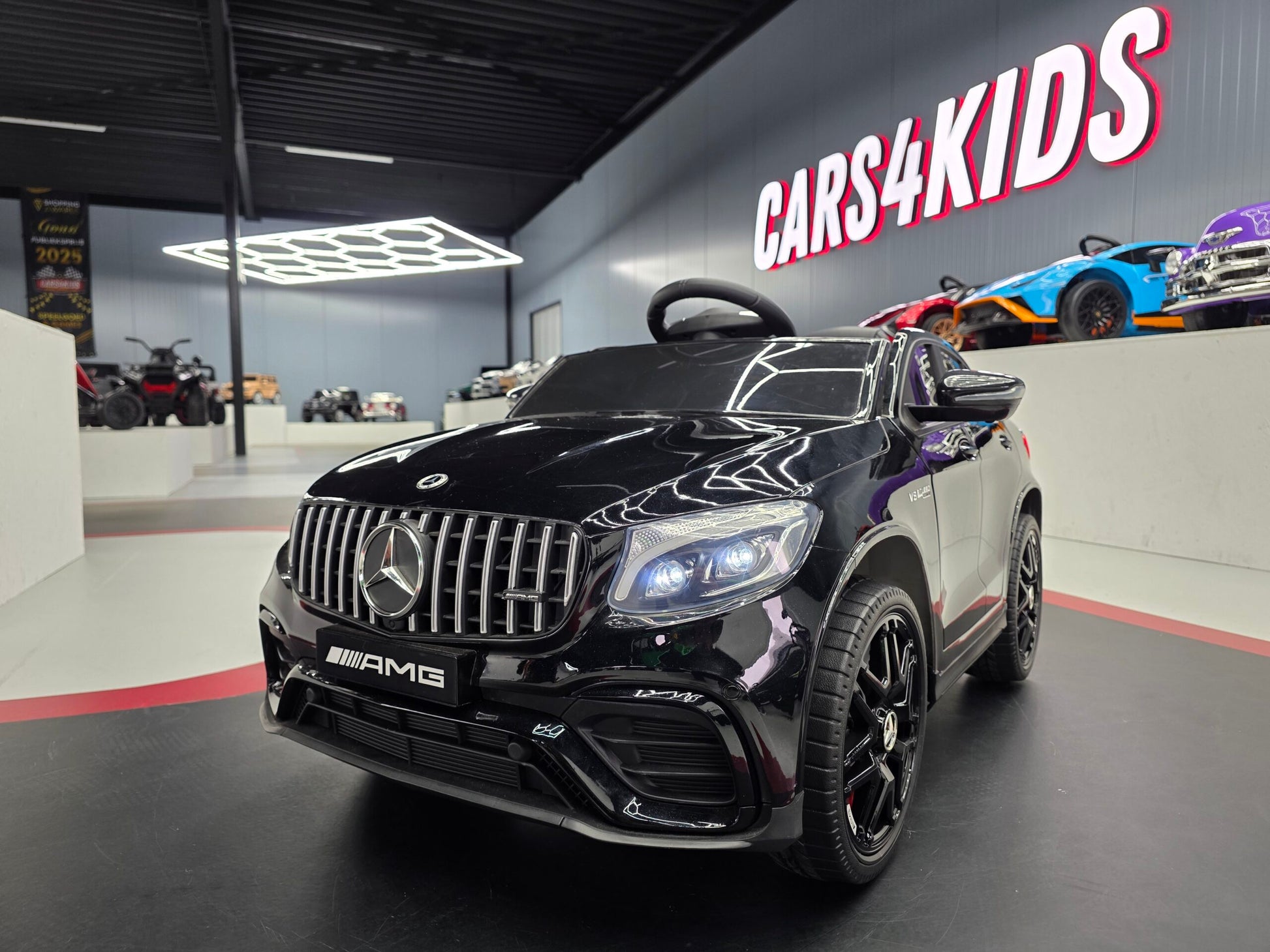 Kinderauto Mercedes GLC 12V metallic zwart 1 persoons