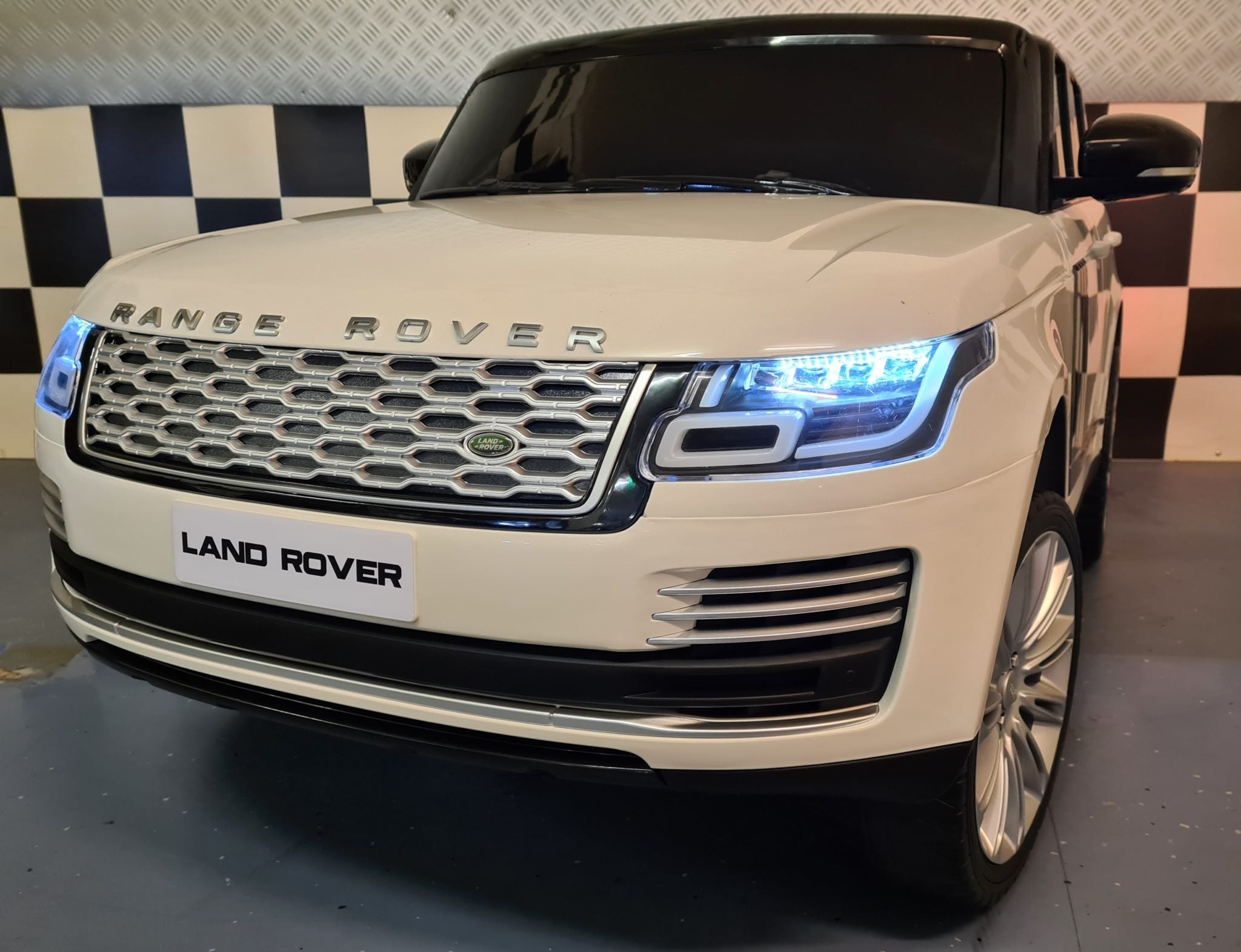 Accu kinderauto Range Rover HSE Sport 2 persoons 12V 4 motoren wit