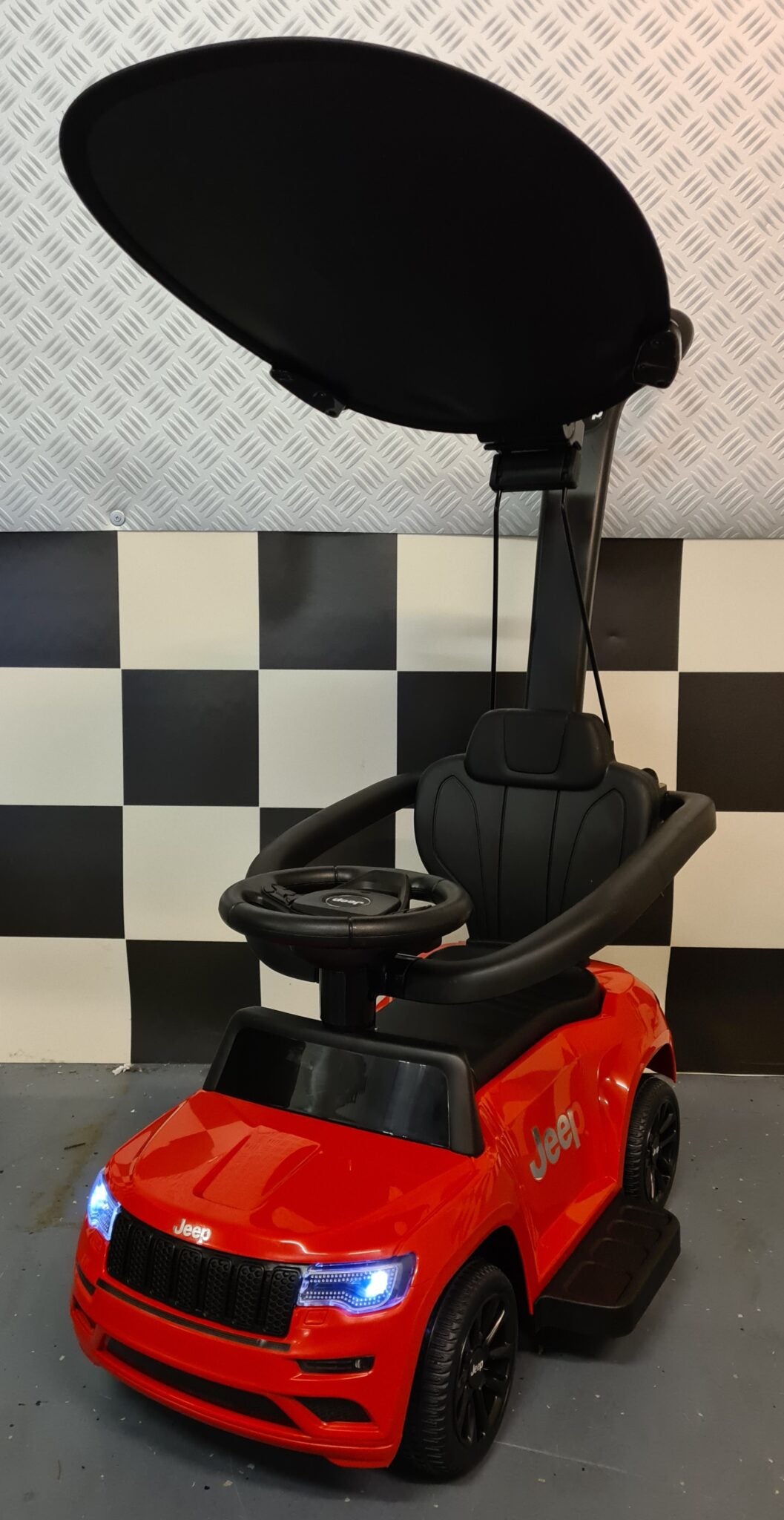 Elektrische 6 volt Jeep Grand Cherokee met loop/duw functie rood