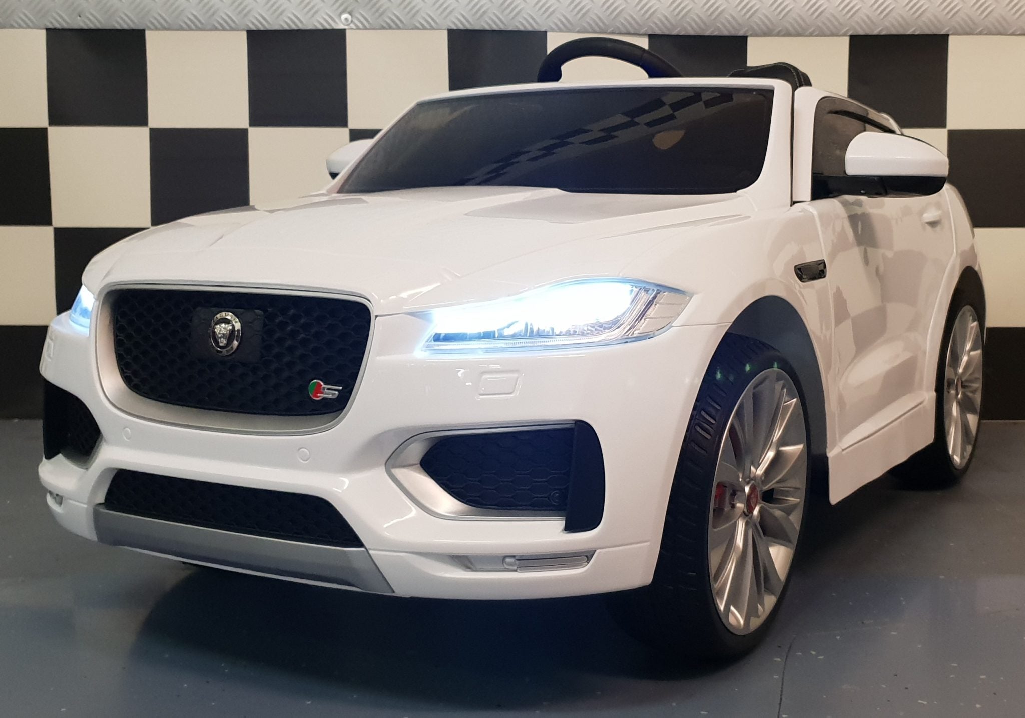 Kinder accu speelgoedauto Jaguar F-Pace 12V 2.4G afstandbediening