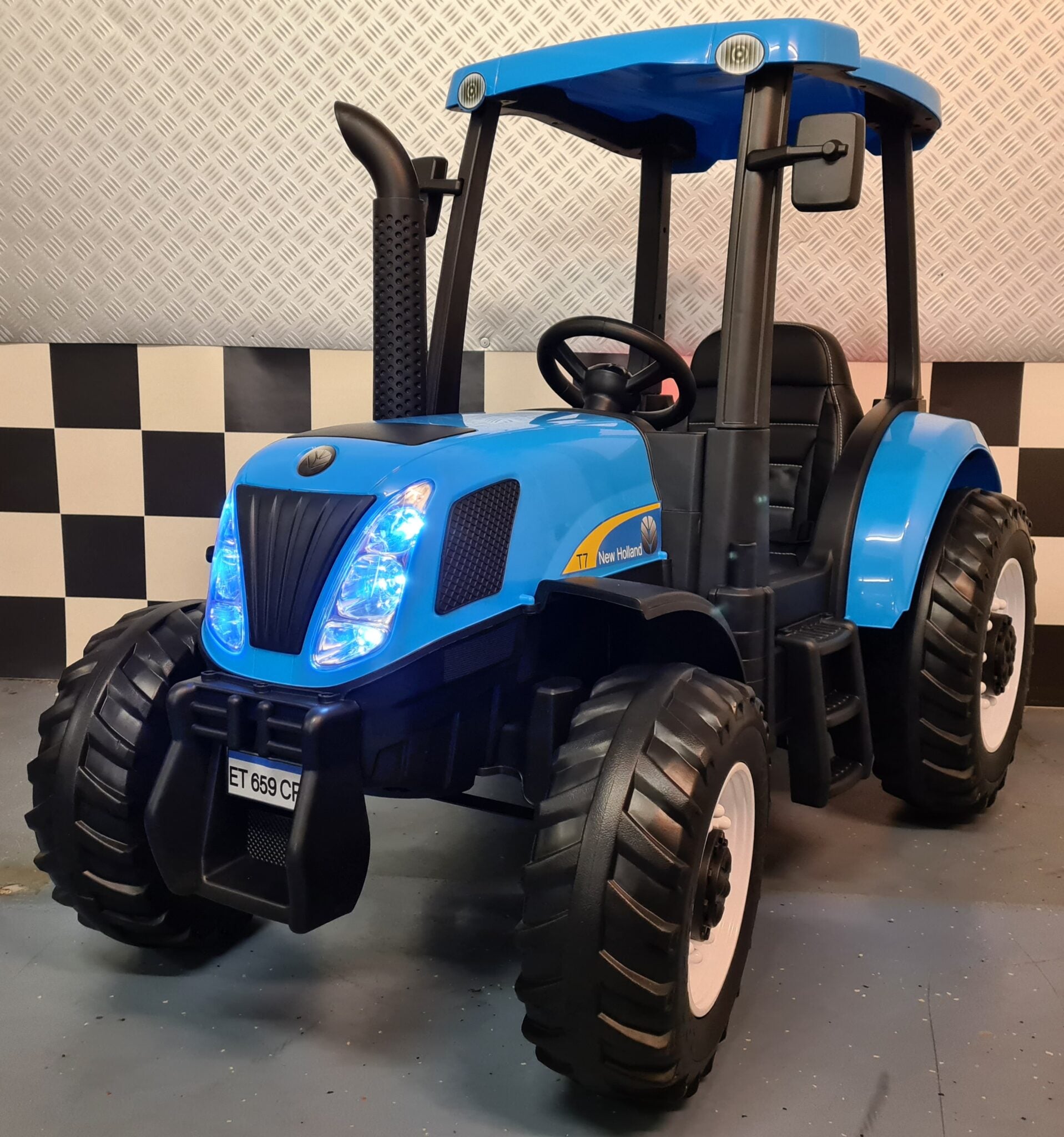 Elektrische kinder tractor New Holland met RC
