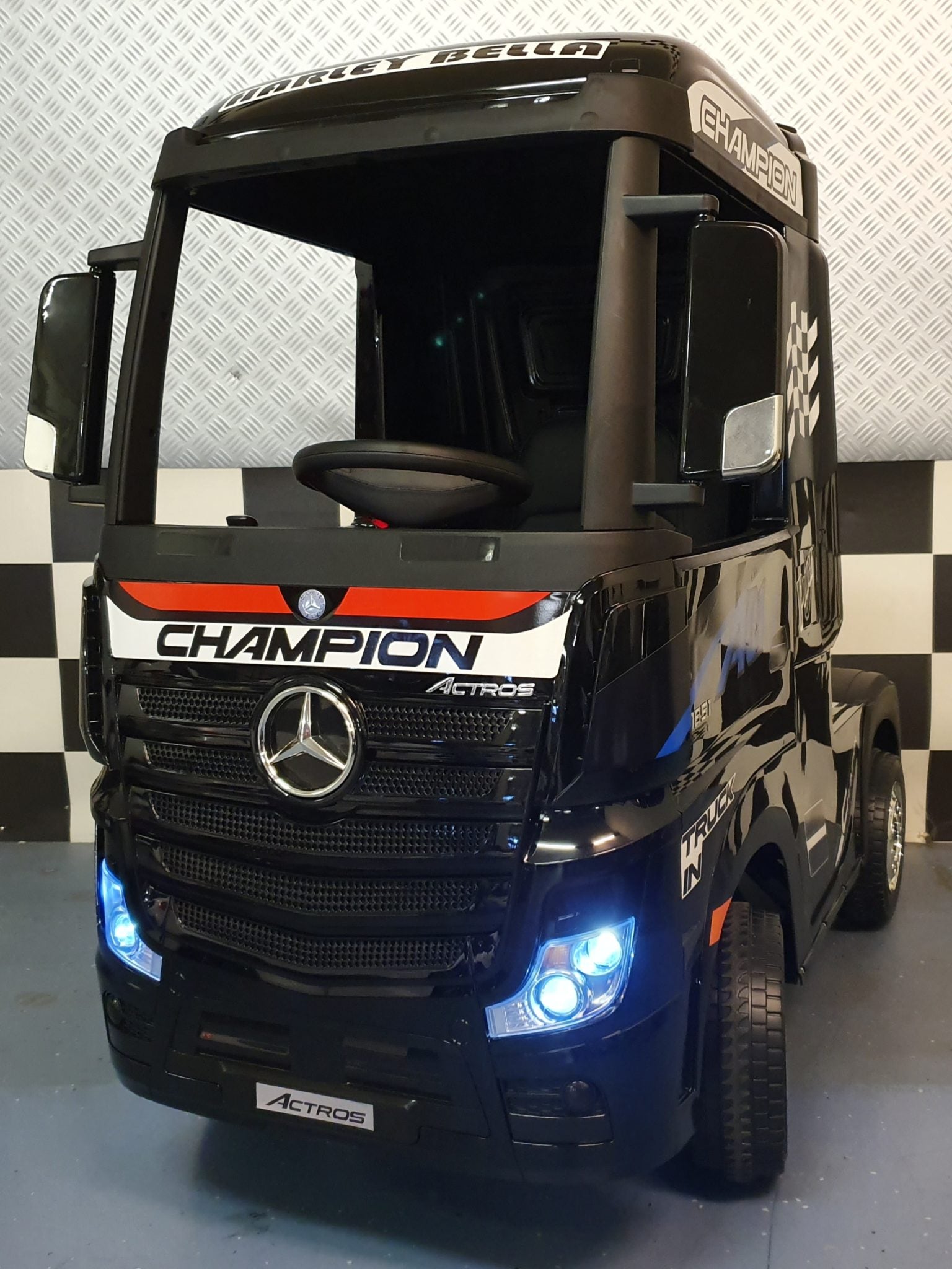 Elektrische kinder vrachtwagen Mercedes Actros met afstandsbediening zwart