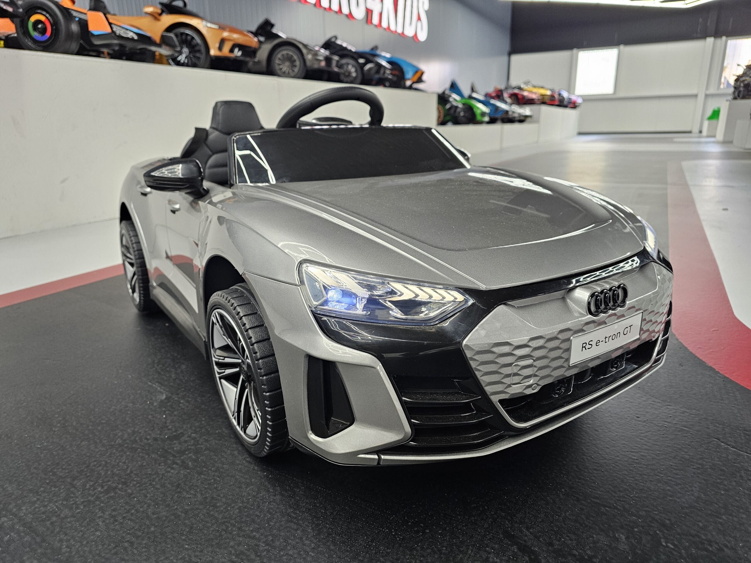 Audi E-Tron GT accu kinderauto 12 volt metallic zilver