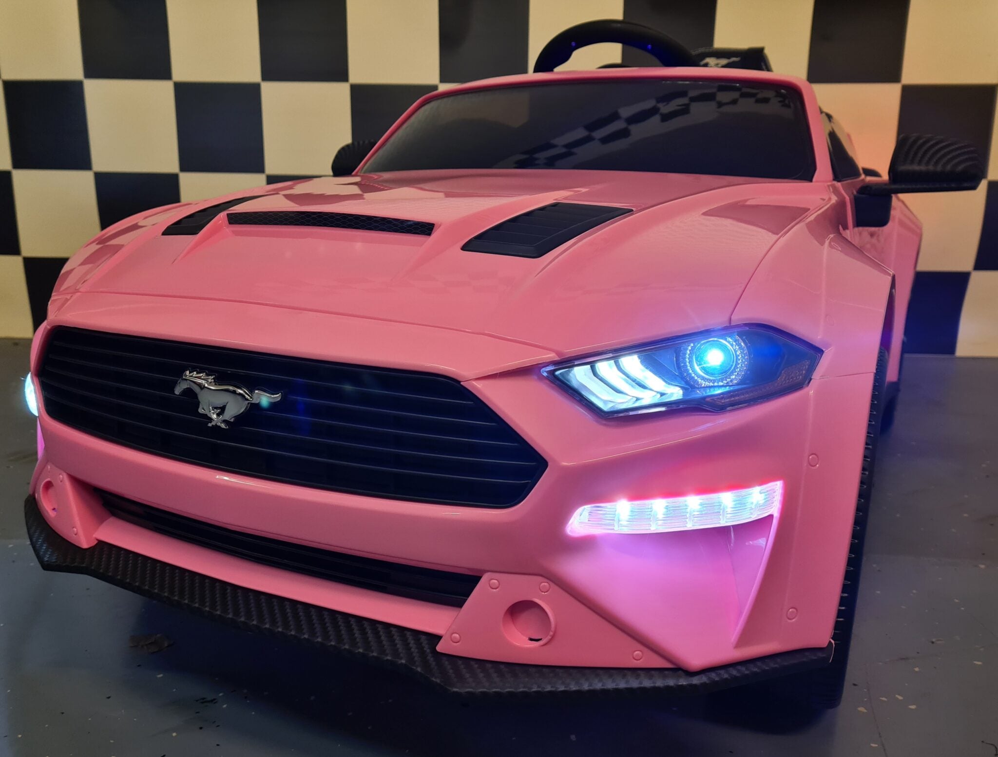 Kinder accu auto Ford Mustang met afstandsbediening 12 volt roze