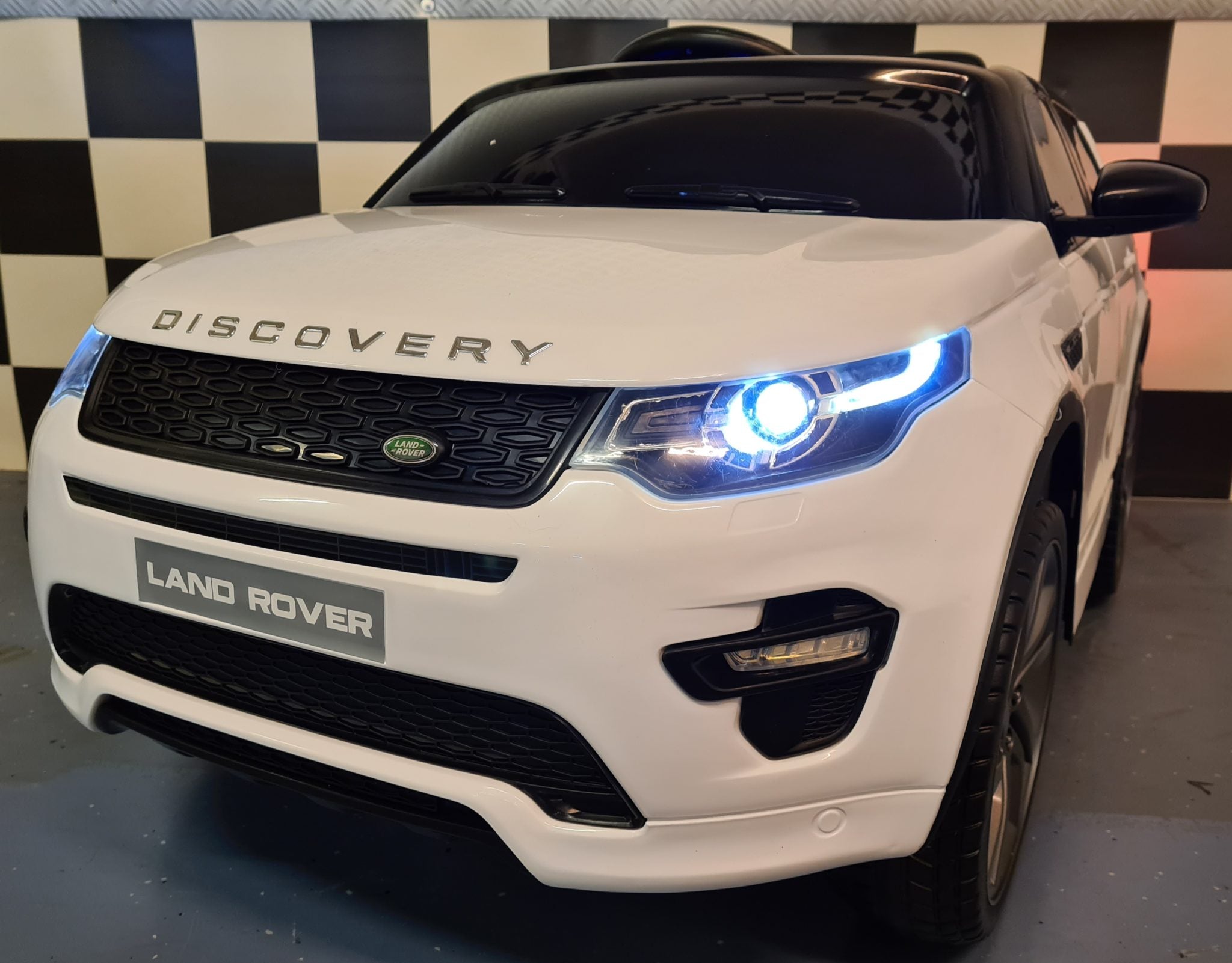 Elektrische kinderauto Discovery met MP4 12Volt accu 2.4G RC
