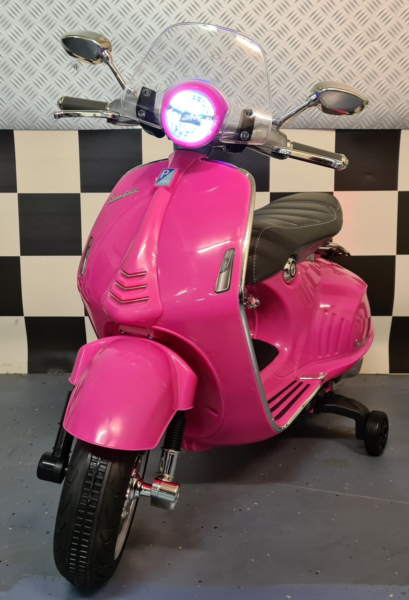 Vespa kinder accu scooter Vespa 946 12 volt roze