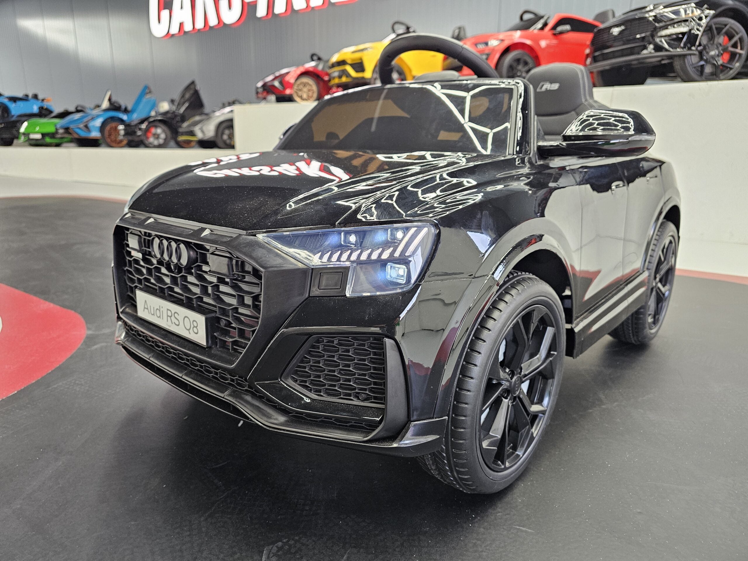 Audi Q8 elektrische kinderauto metallic zwart