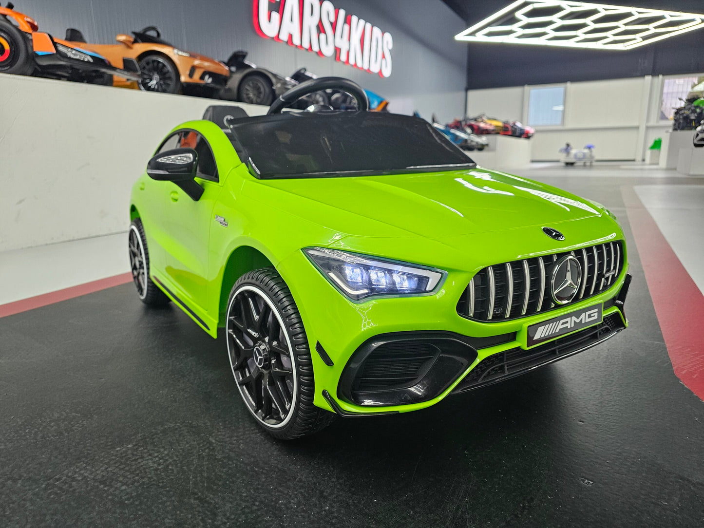 Kinderauto Mercedes CLA 45 groen