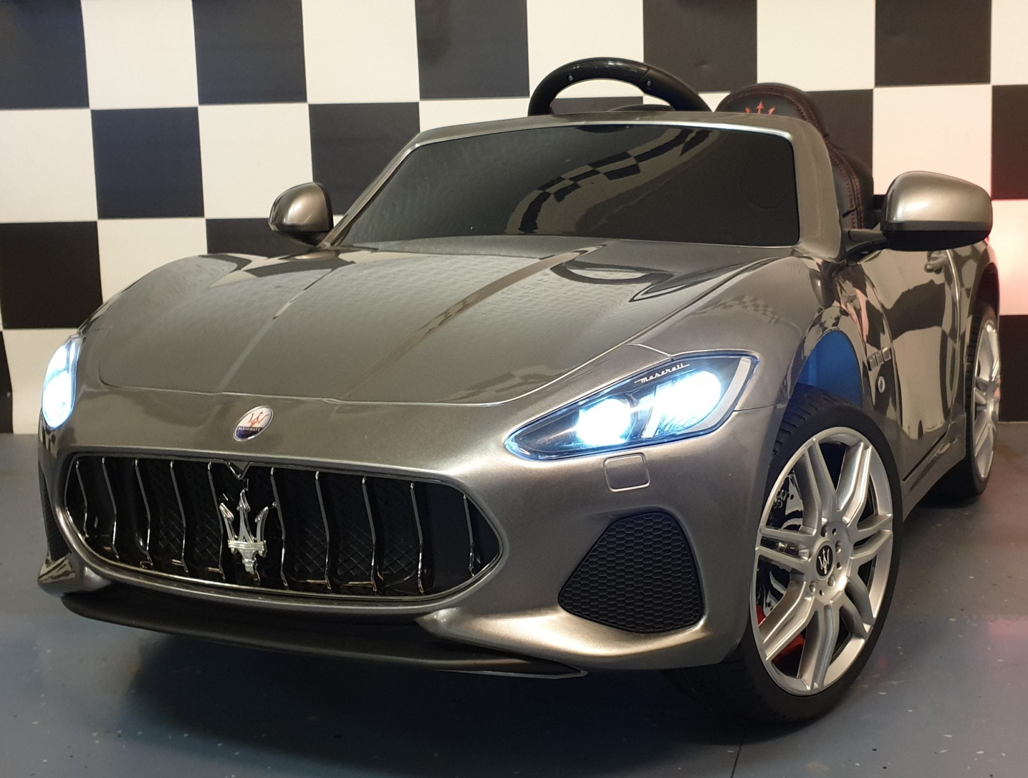 Maserati Grand Cabrio accu kinderauto 12V metallic grijs