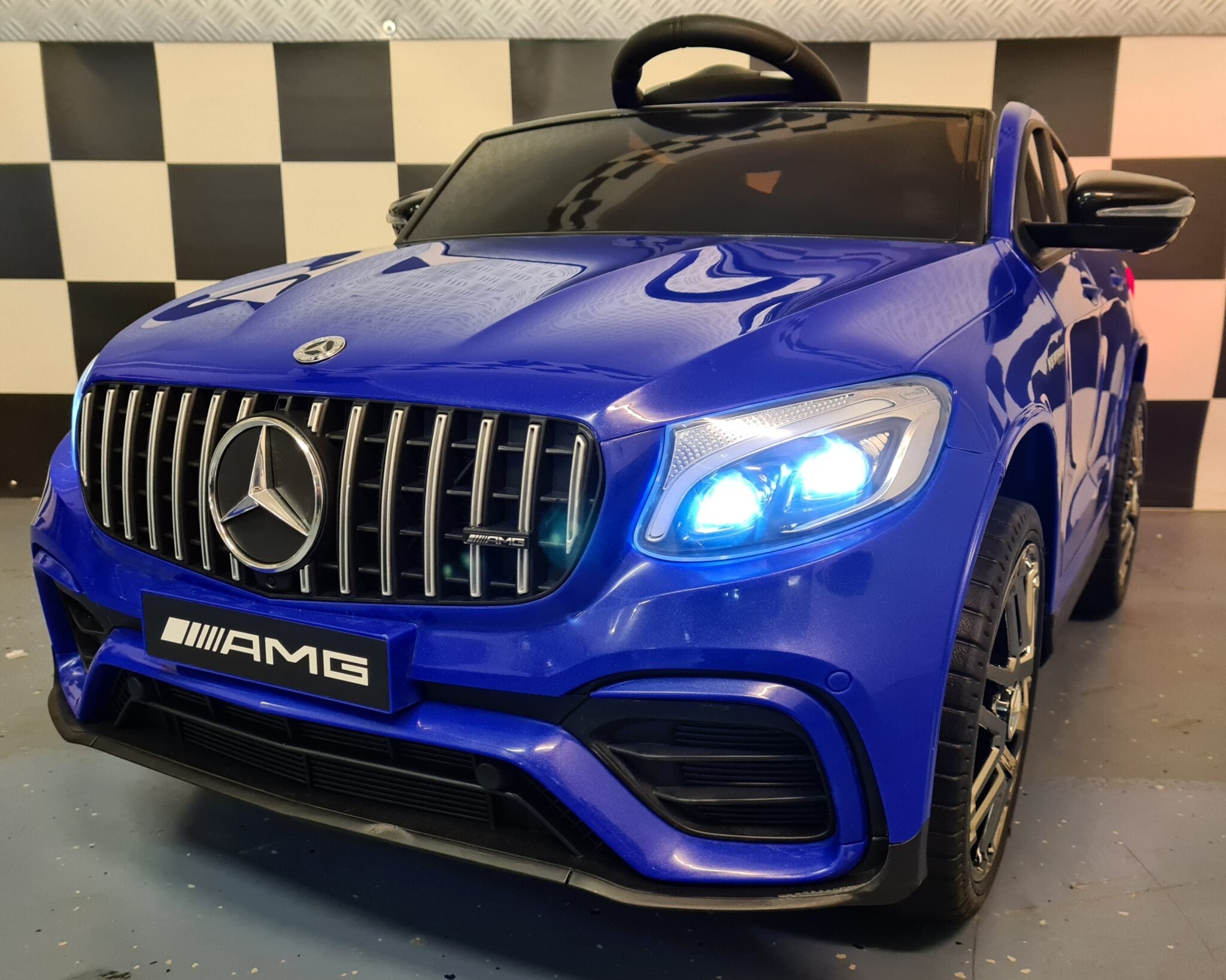 Accu kinderauto Mercedes AMG GLC 12 Volt blauw