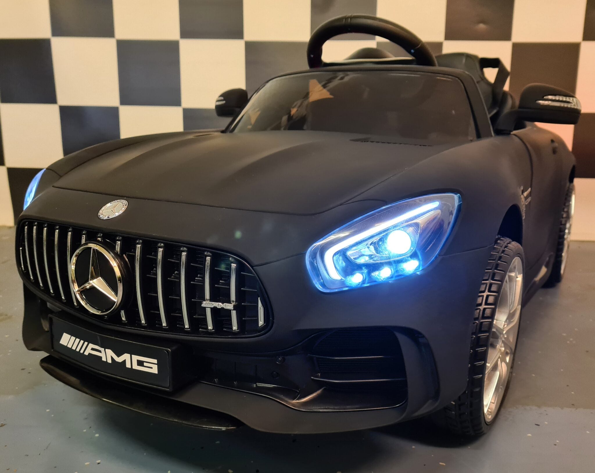 Mercedes GTR accu kinderauto mat zwart 12volt met rc