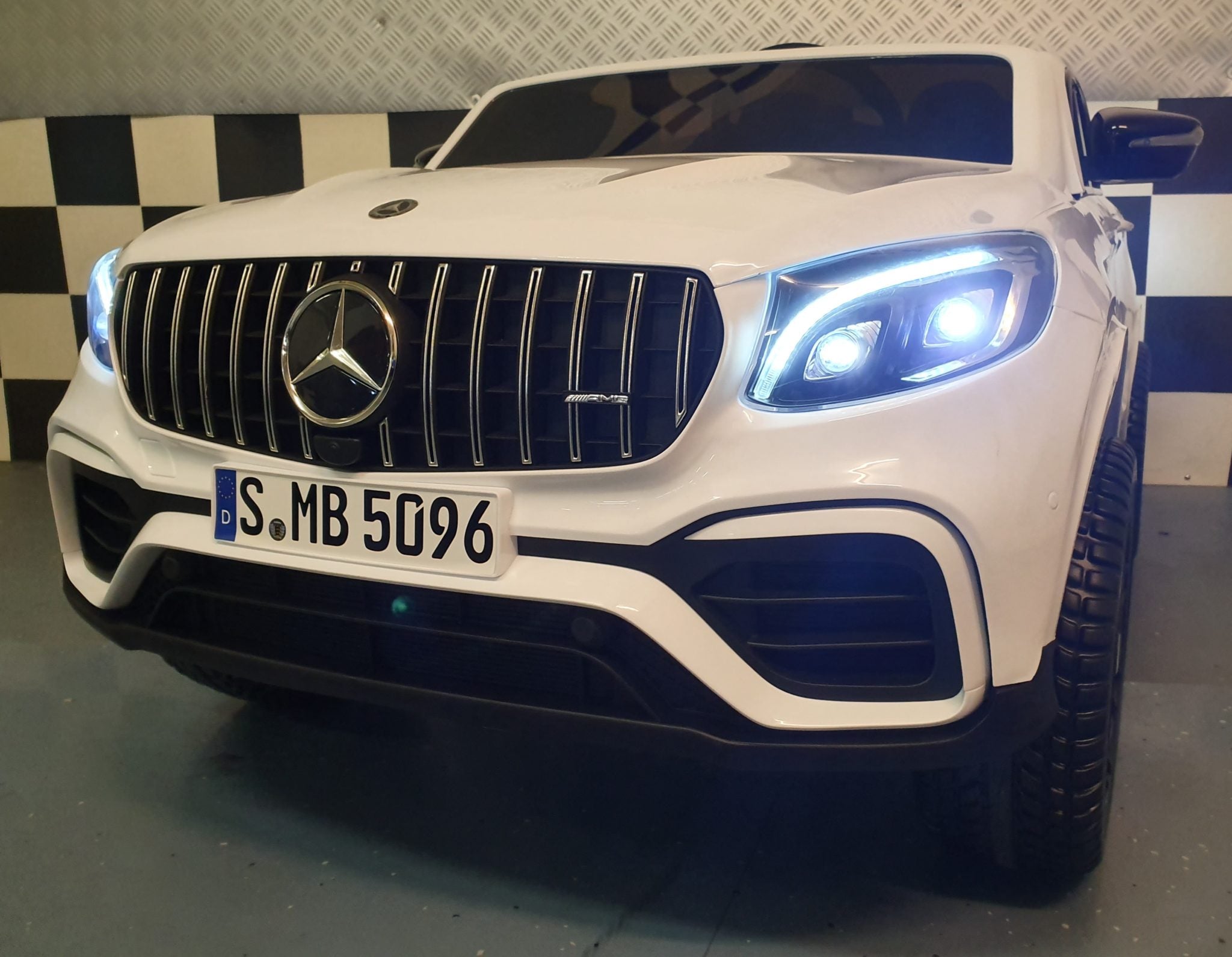 Mercedes Benz elektrische kinderauto GLC 2 persoons 4WD 2x12V wit