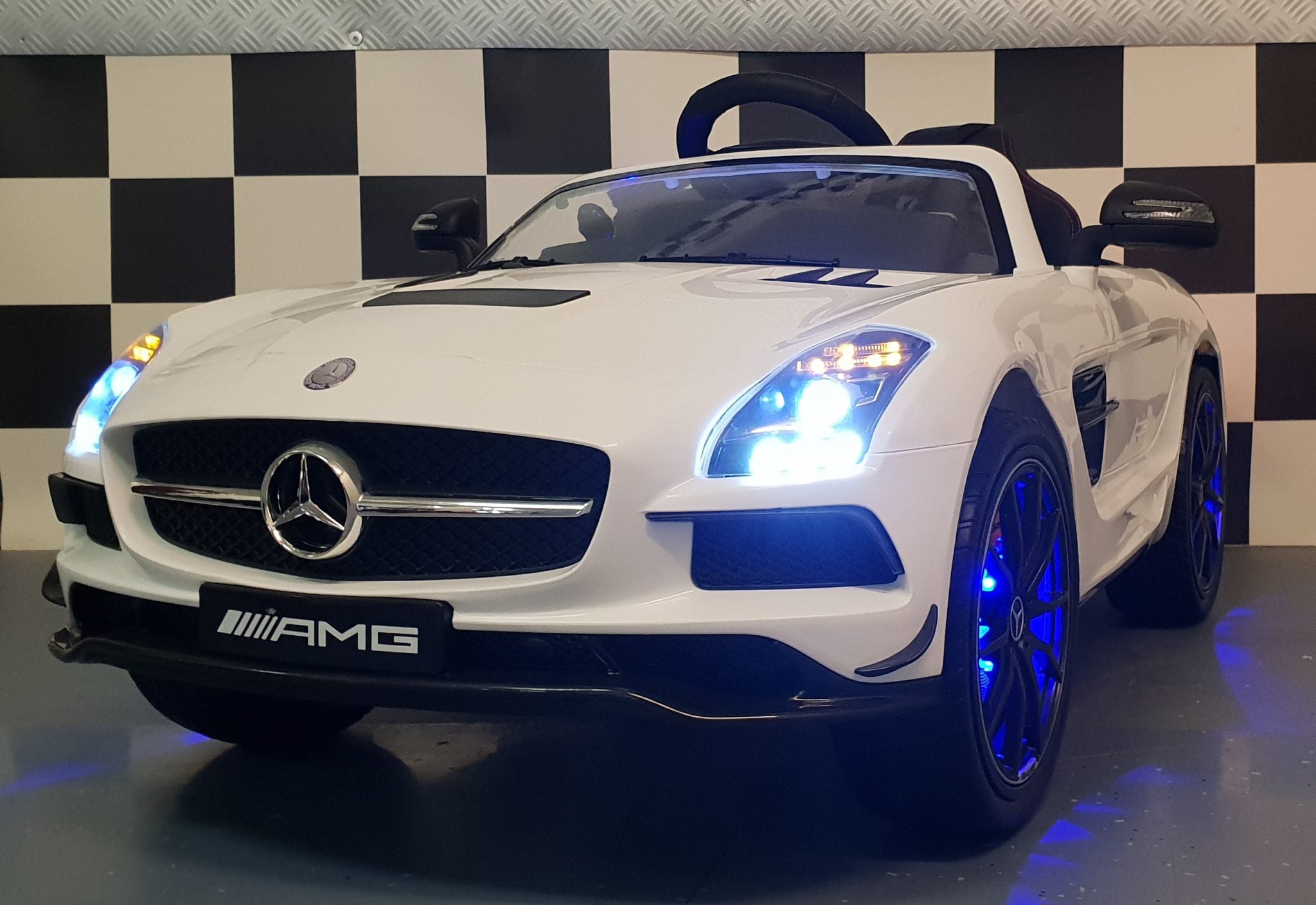 Kinderauto Mercedes SLS met Mp4 scherm en afstandsbediening