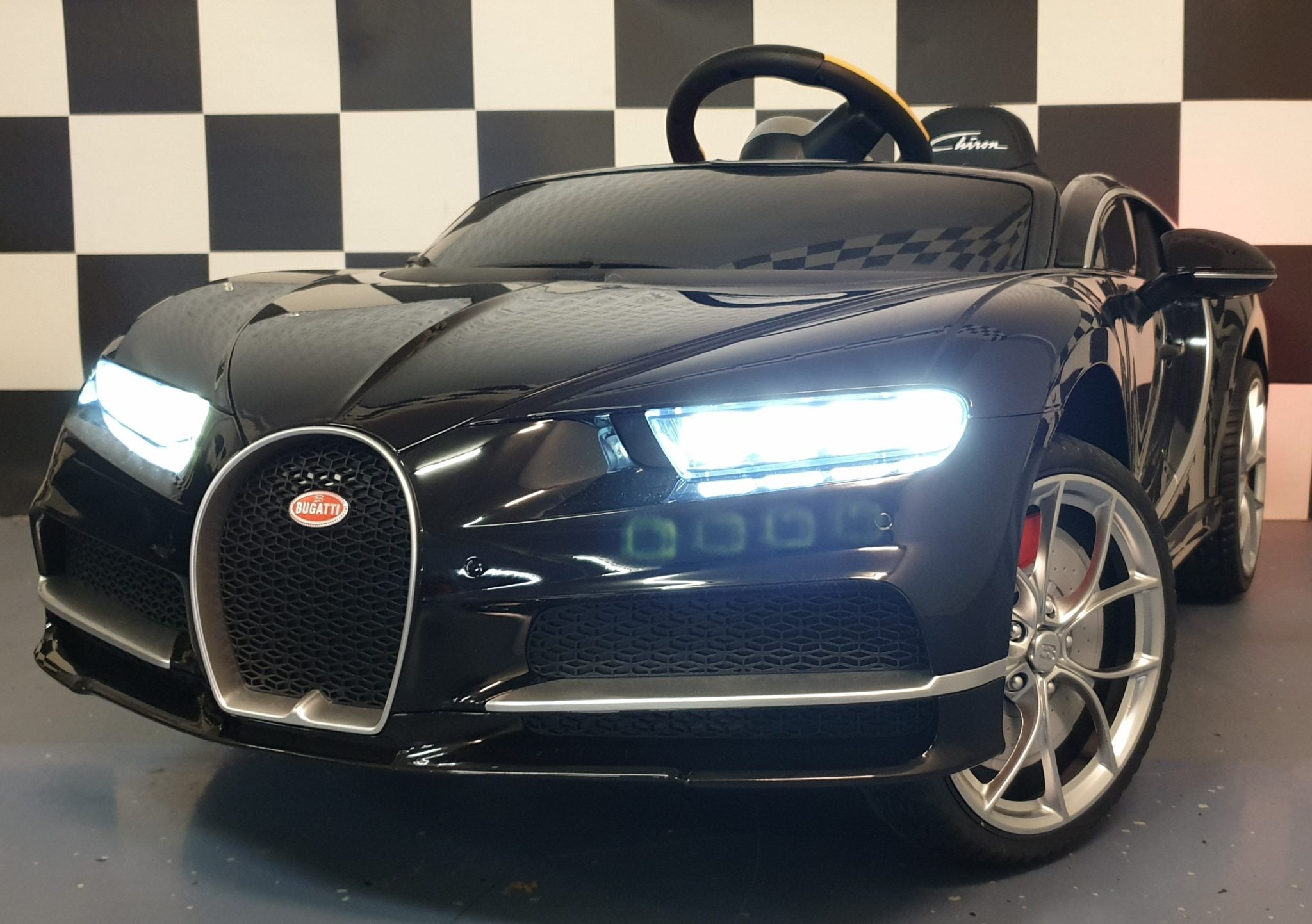 Elektrische kinderauto Bugatti Chiron metallic zwart 12 volt