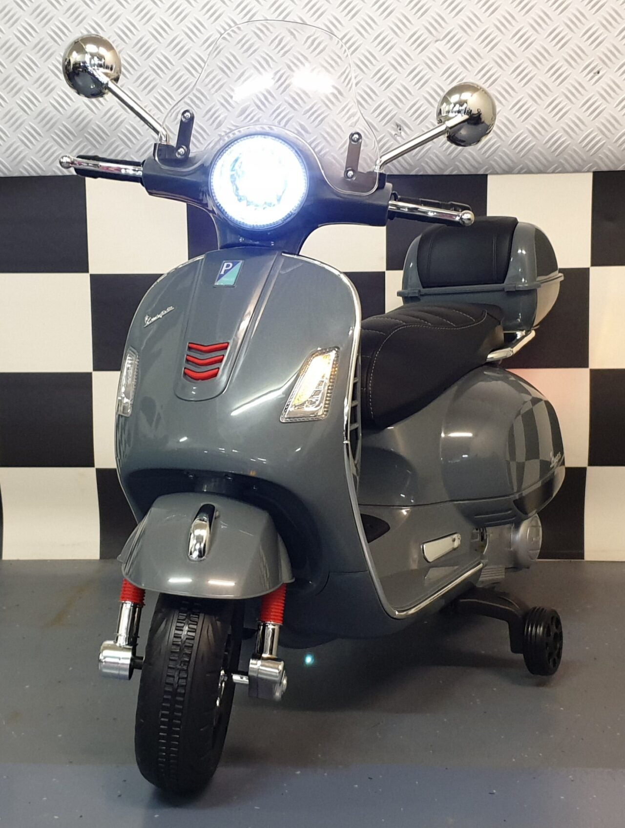 Elektrische kinder accu scooter Vespa 12 volt Grijs