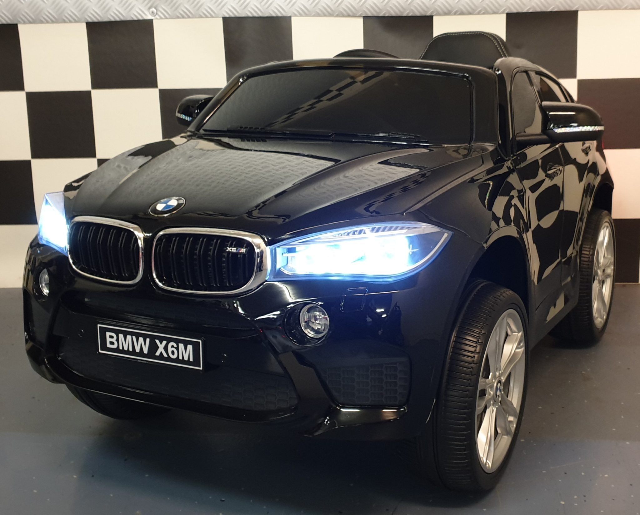 Kinder accu speelgoedauto BMW X6 M Zwart 12V 2.4G afstandsbediening soft start