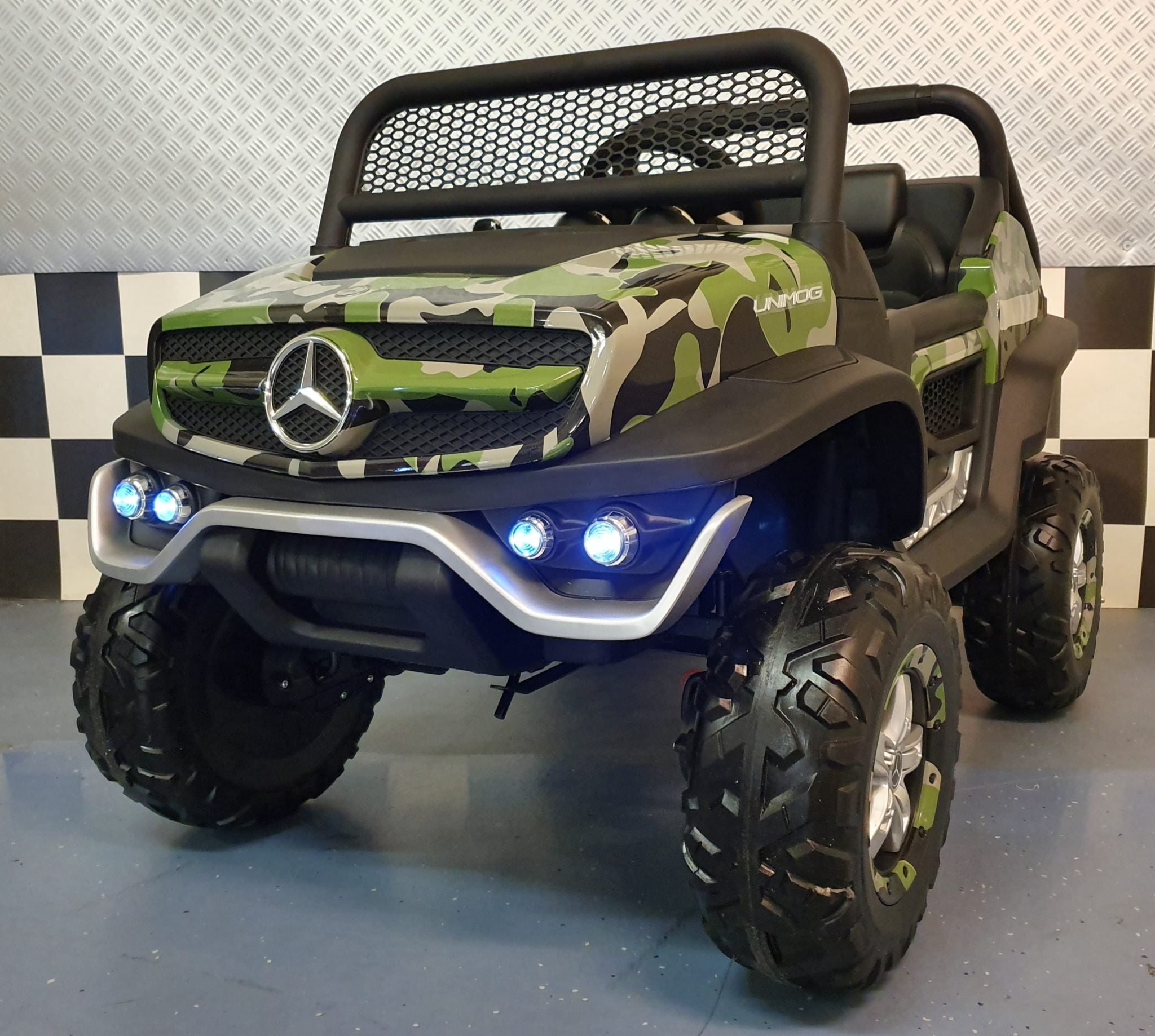 Elektrische kinder auto Mercedes Unimog camouflage 4x4 2 persoons