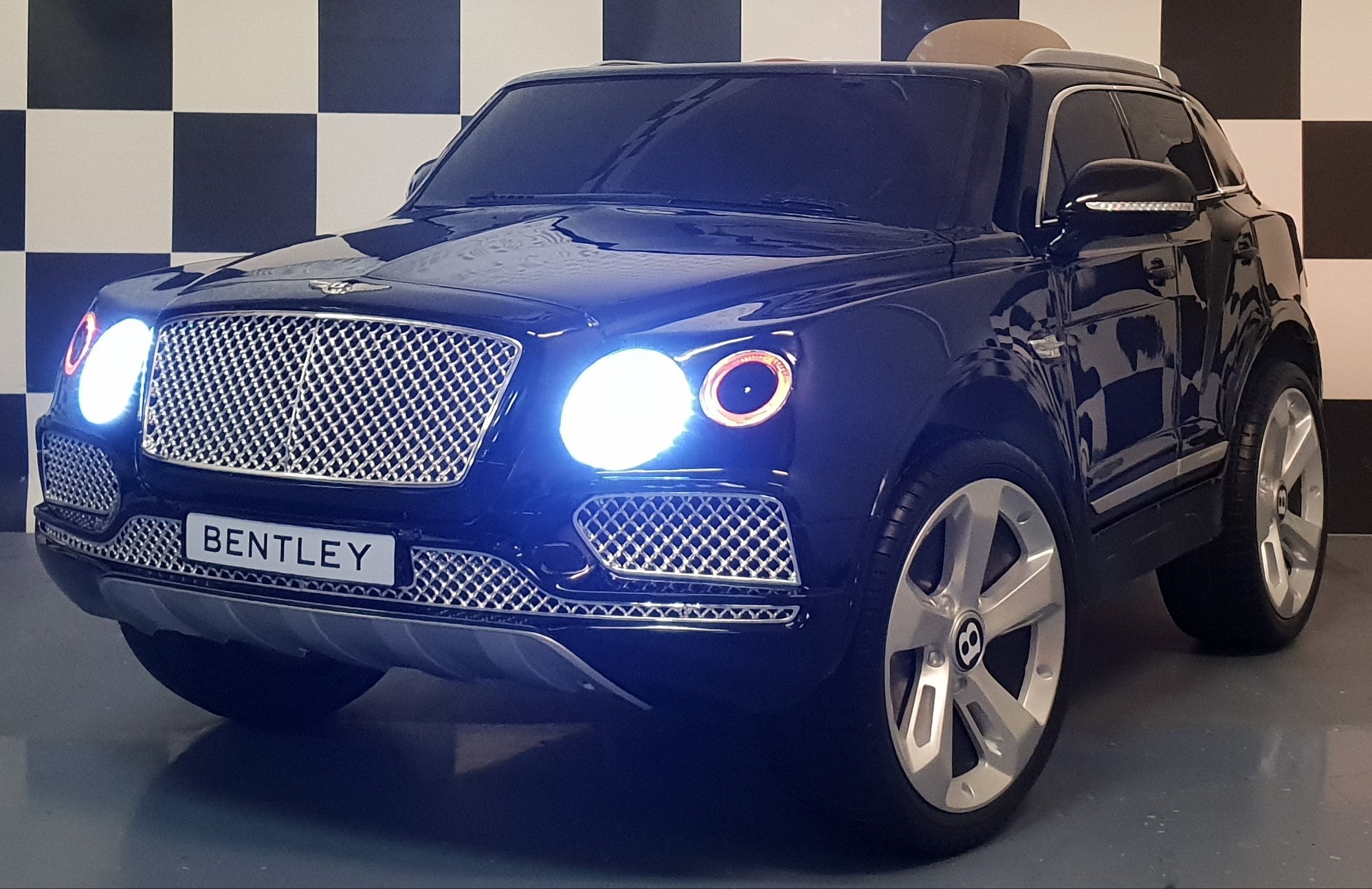 Bentley Bentayga kinderauto met afstandsbediening metallic zwart