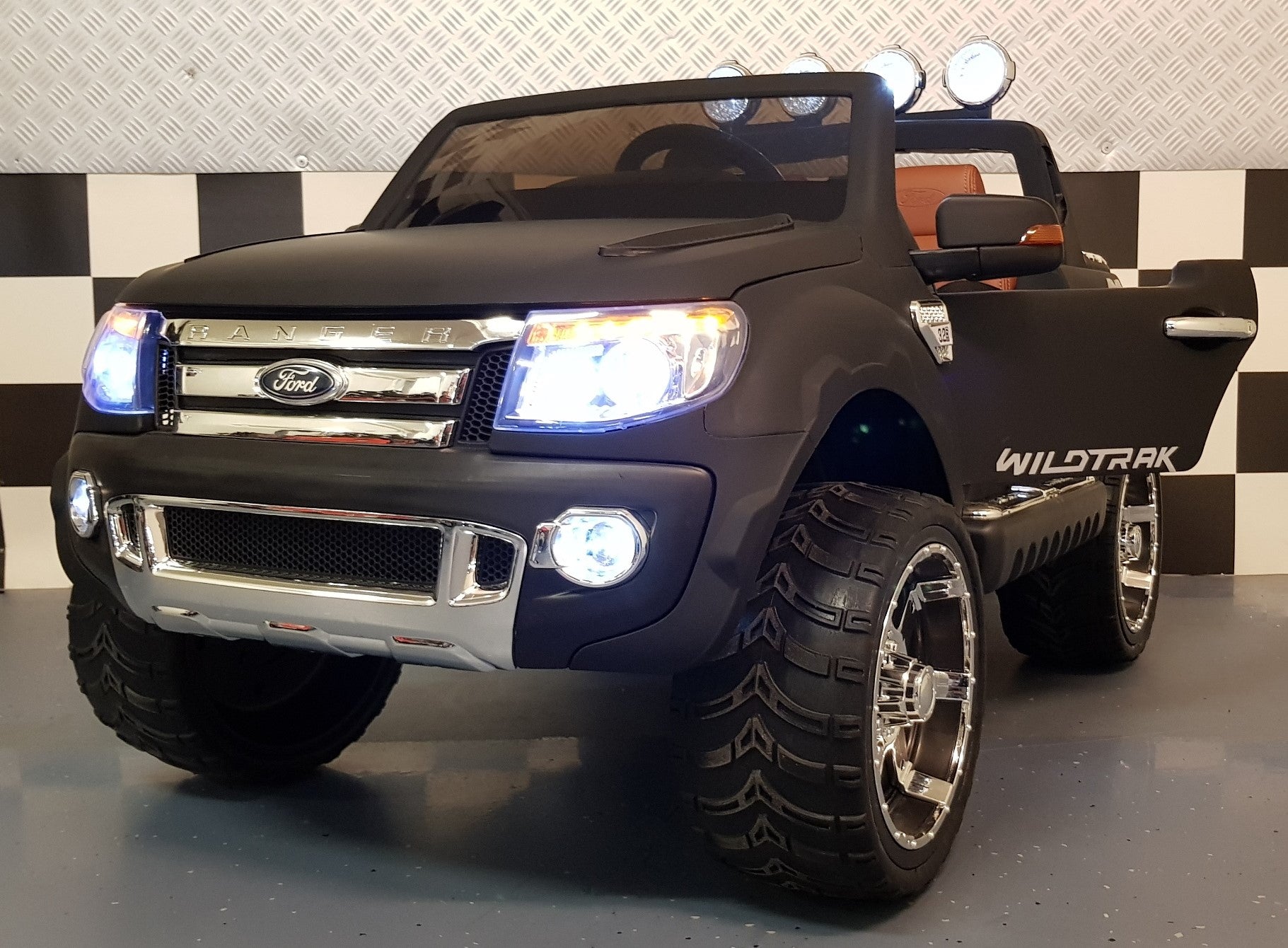 Ford Ranger elektrische kinderauto 12 volt mat zwart
