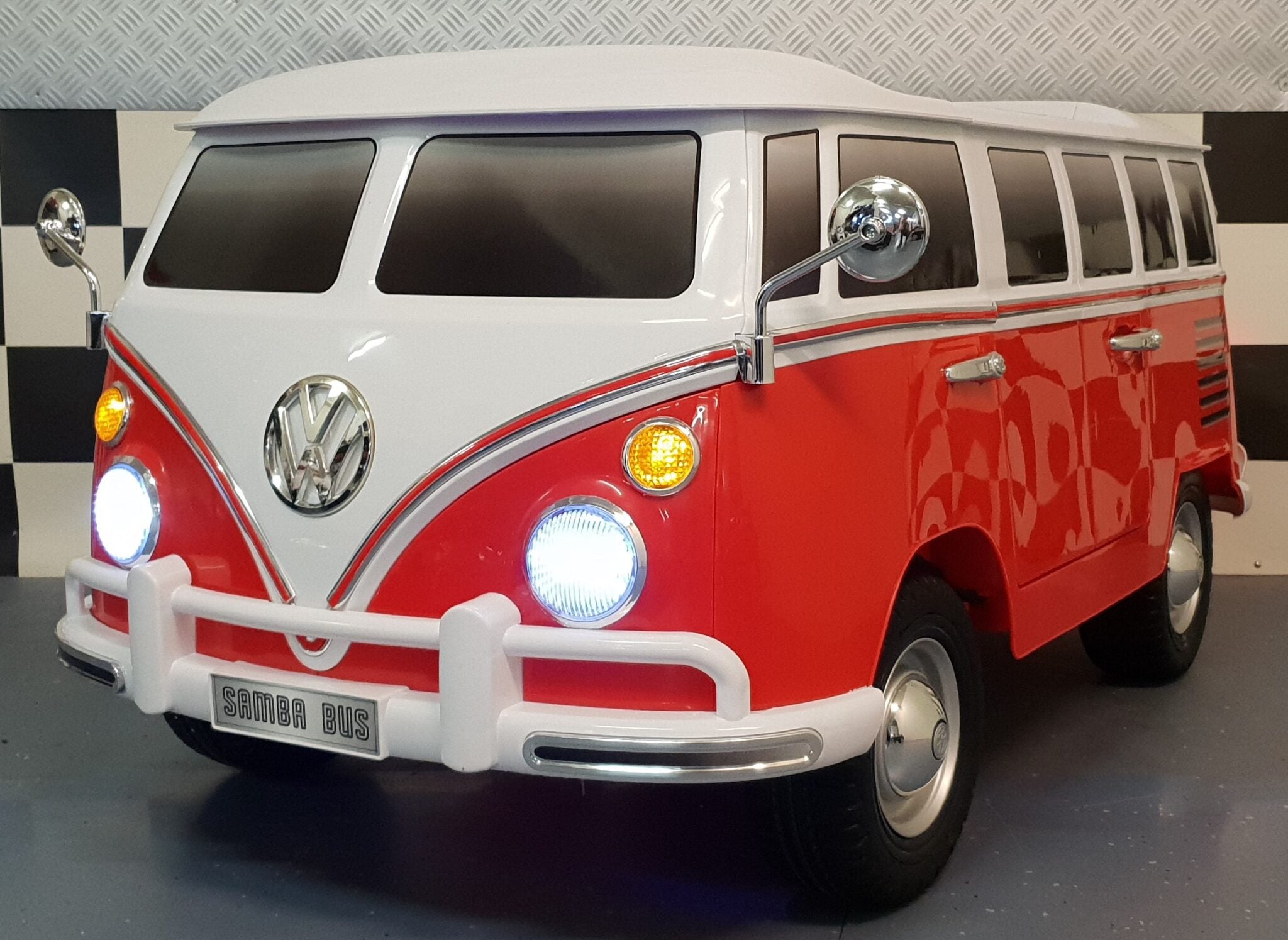 Elektrische Volkswagen Samba T1 kinderbus rood 2 persoons