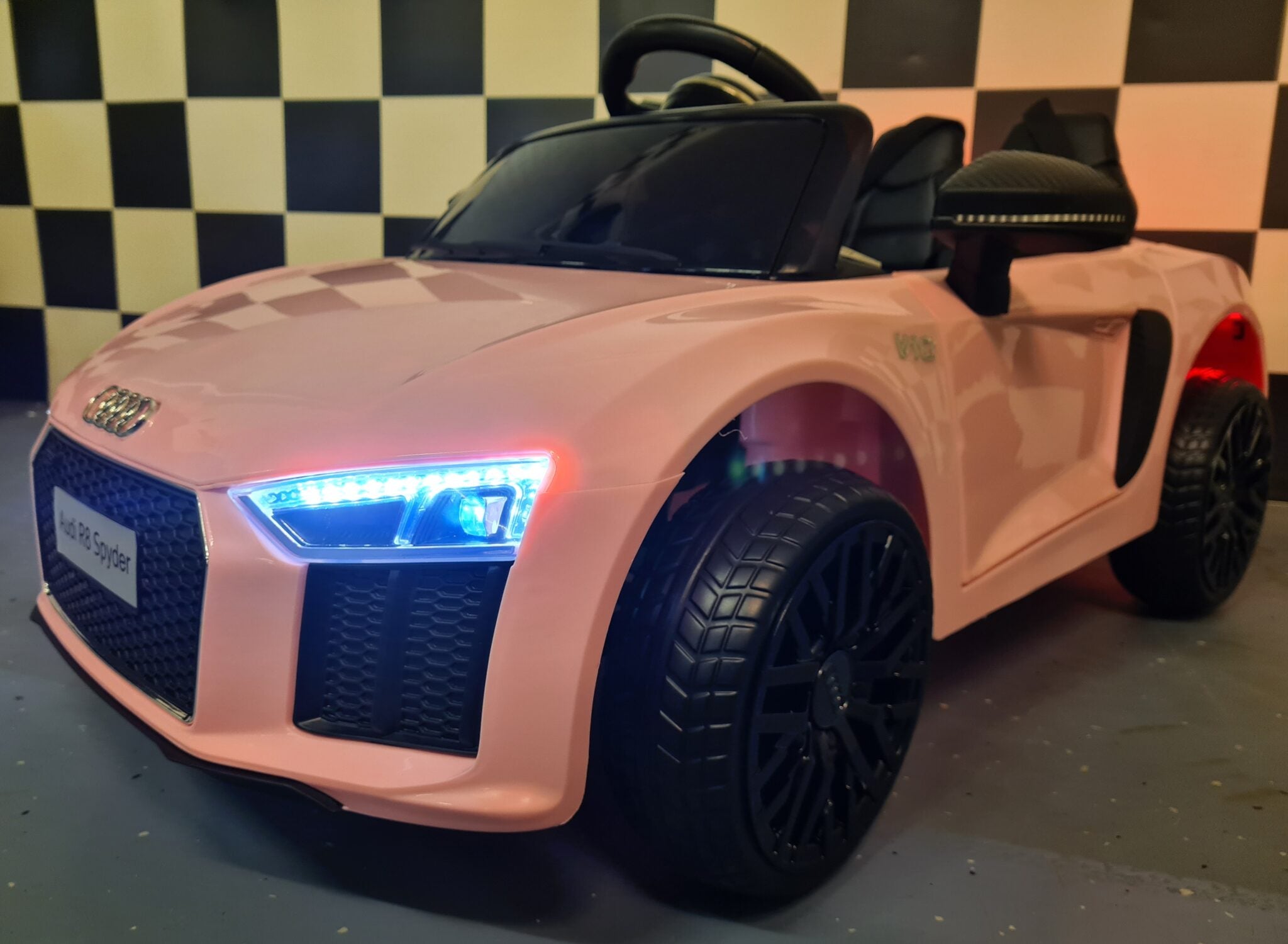 Elektrische kinderauto Audi R8 met RC en 12 volt roze 1persoons