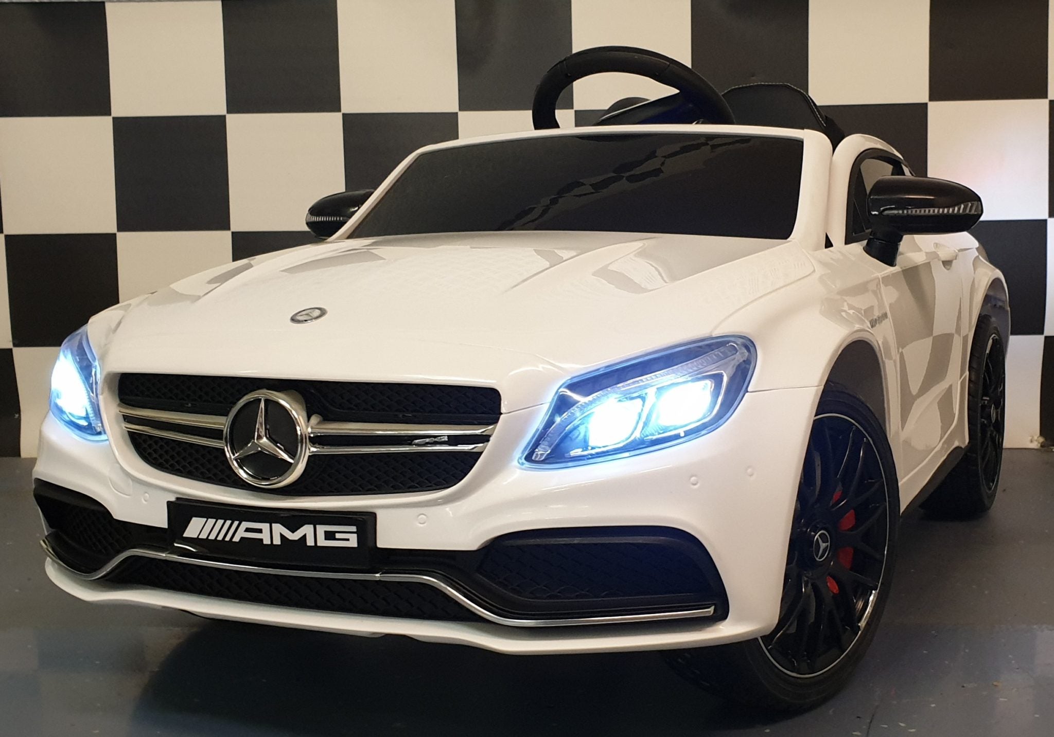 Elektrische accu speelgoedauto Mercedes C63 12 volt, met afstandsbediening wit